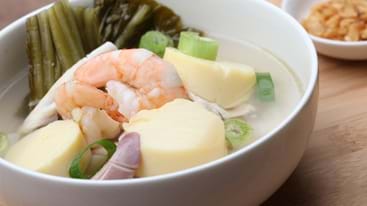 Sup Seafood Tofu Sawi Asin Photo