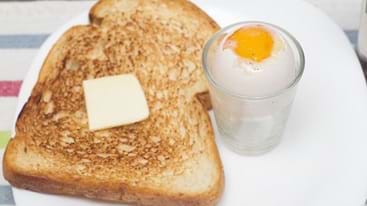 Telur Setengah Matang Kecap Asin Lada Hitam with Bread Photo
